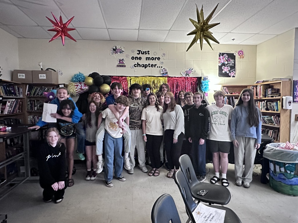 🌟 The Benton Oscars marked our end-of-year celebration with awards, popcorn, and a fun photo booth as we celebrated and honored our 8th grade students and their accomplishments! 🎬🍿🏆 What a great way to wrap up the school year and recognize all of their hard work, memories, and success. We are so proud of this amazing group of students and can’t wait to see what they accomplish next! 💙💛 #BentonOscars #8thGradeCelebration #GoblinPride