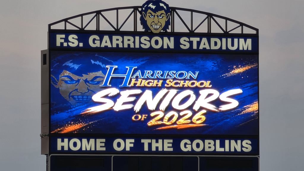 Congrats, Seniors sign