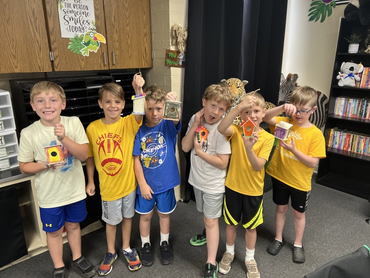 Summer School students create birdhouses
