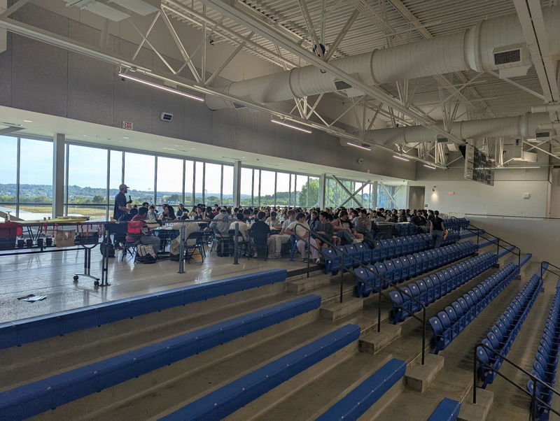students at breakfast
