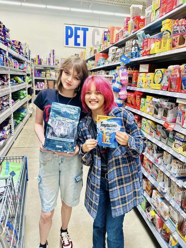 student shoppers