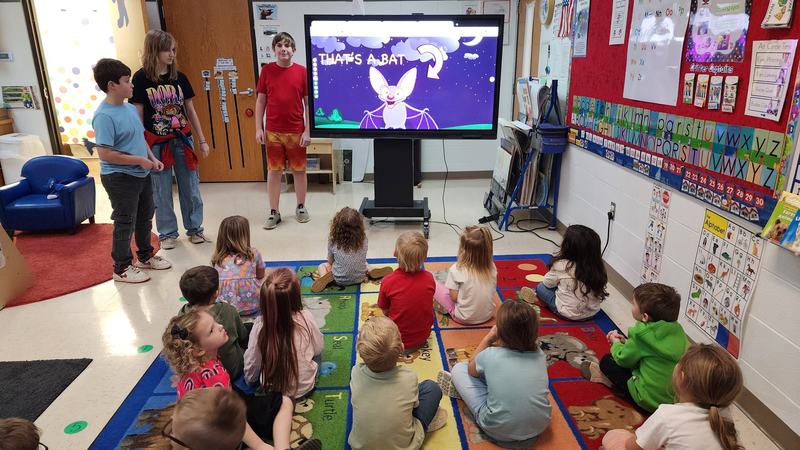 6th graders teaching preschool students