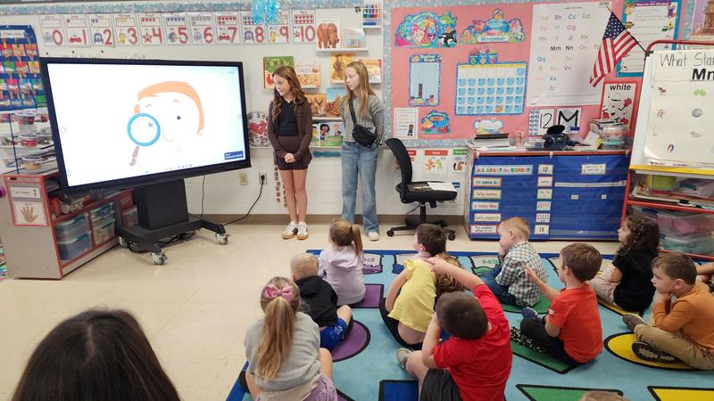 6th graders teaching preschool students