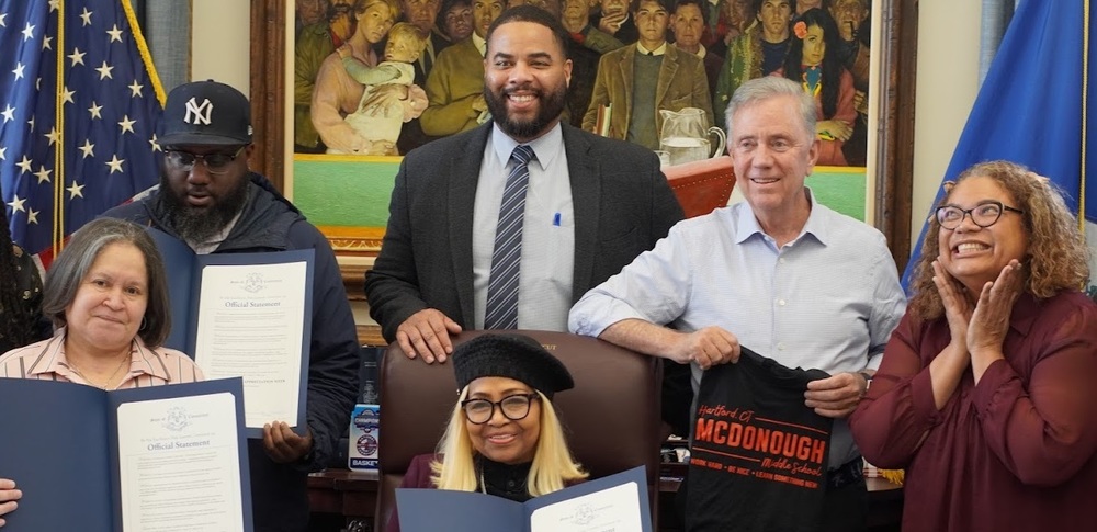 Governor Proclaims Pareducator Week in CT - photo by Pedro Zayas (3) (1)