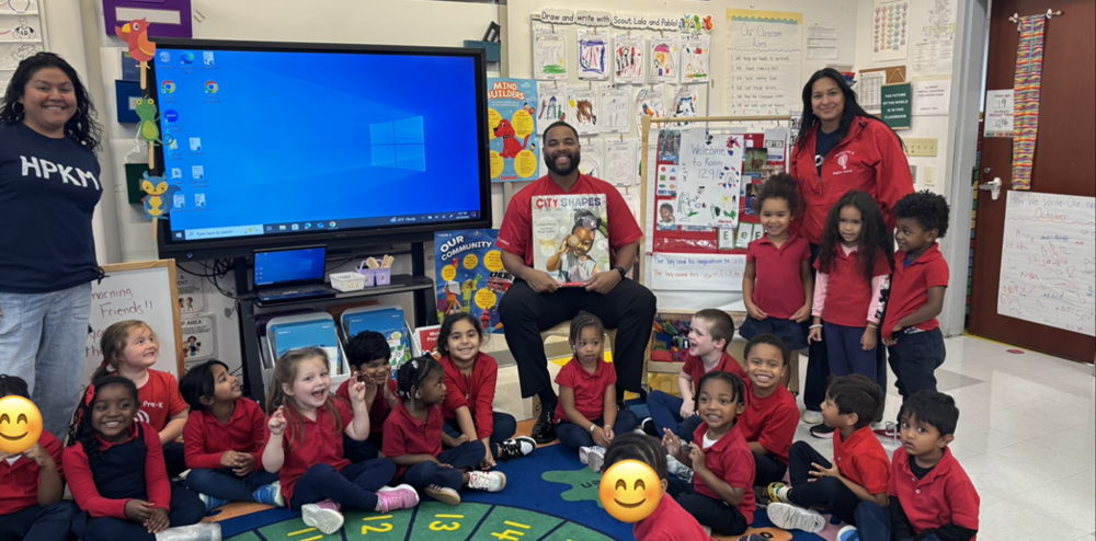 Dr Townsel reading at Hartford PreK Magnet North