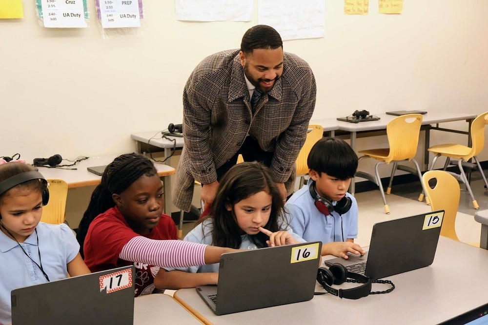 Bulkeley High School’s Computer Science Students Mentor Elementary Coders