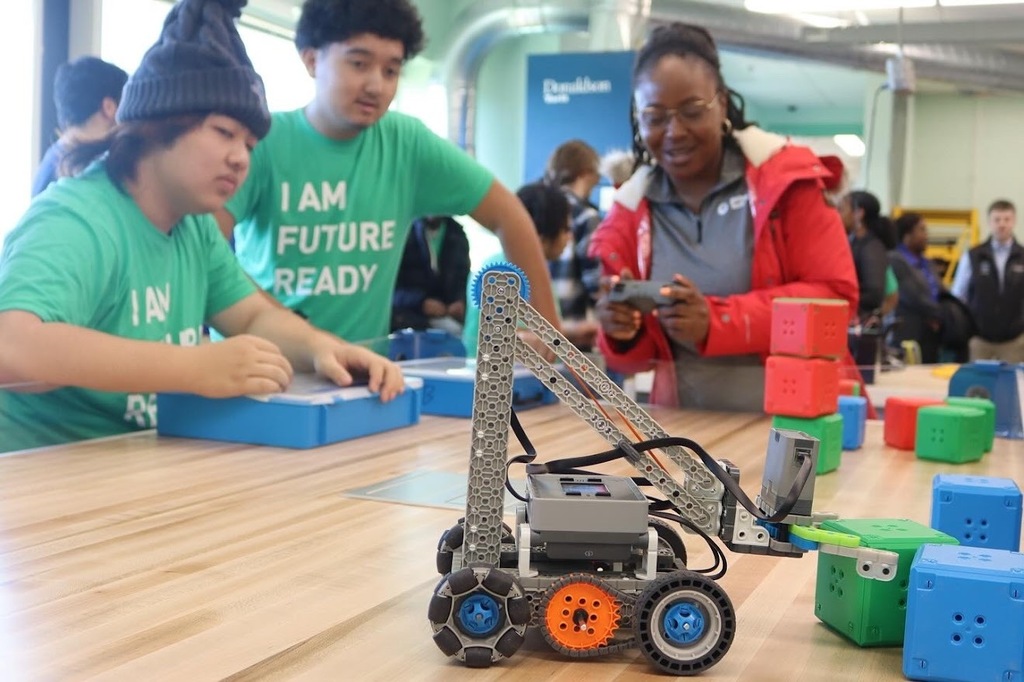 HPHS Engineering students