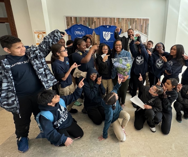 TOY Surprise Taylor Miller