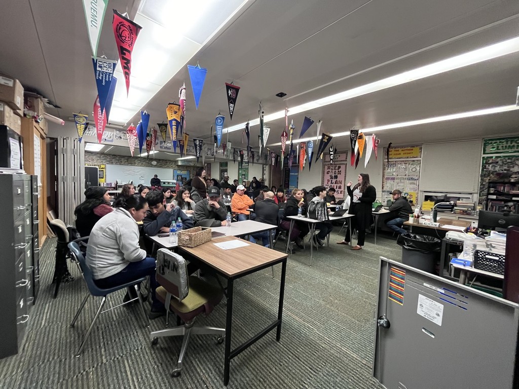 students at FAFSA Night