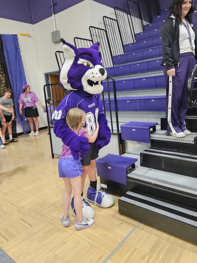 Hugs from the wildcat fans