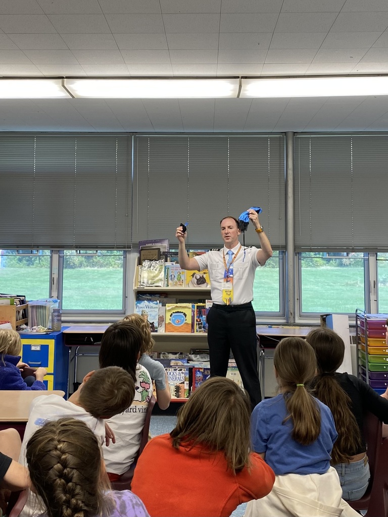 PIlot explaining flight