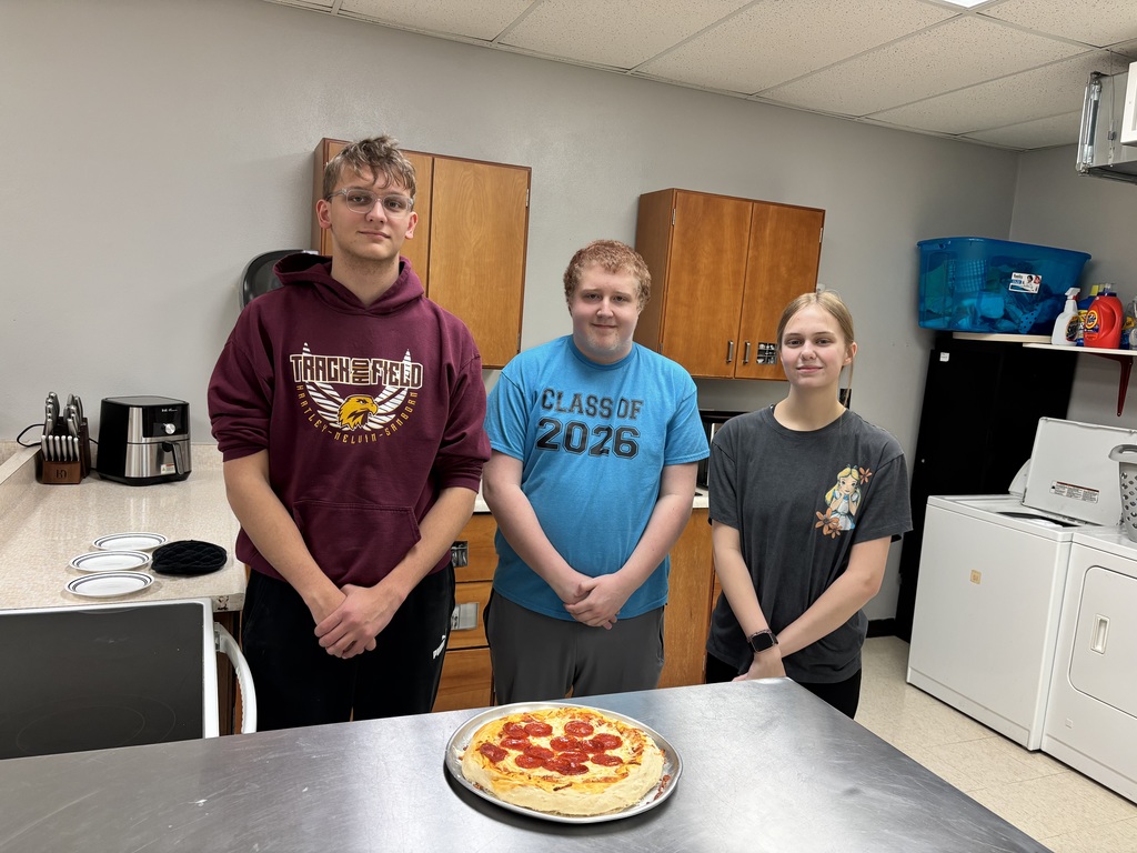 Advanced Foods Students with Pizza