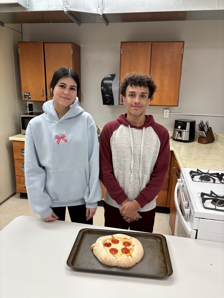 Advanced Foods Students with Pizza