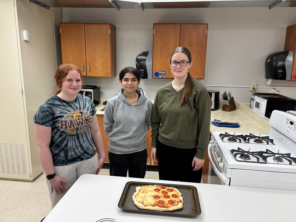 Advanced Foods Students with Pizza