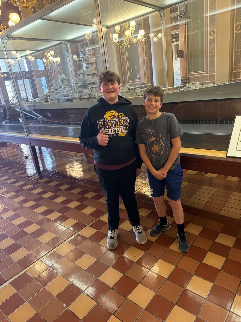 6th Grade Field Trip to Des Moines