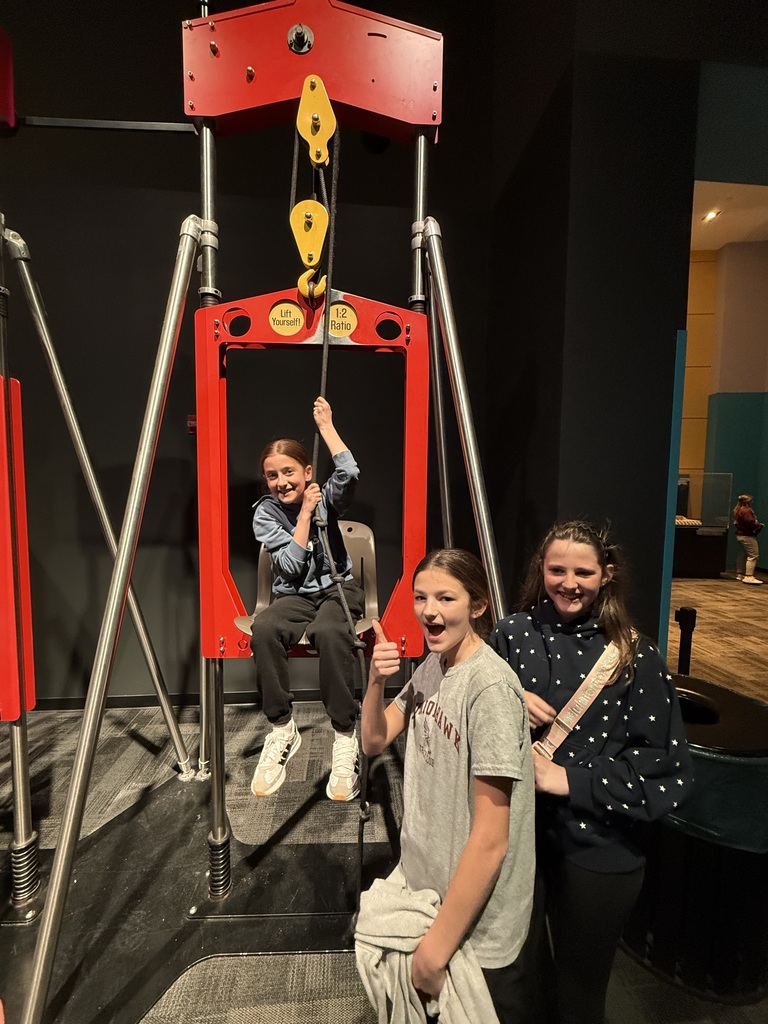 6th Grade Field Trip to Des Moines