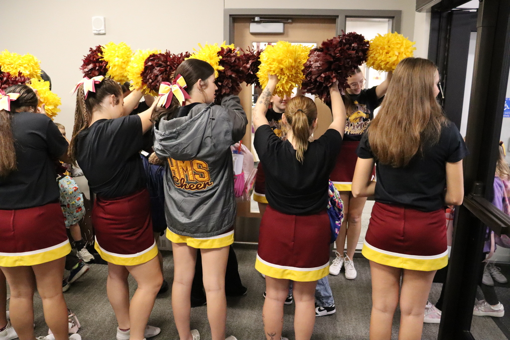 HOCO HIGH FIVE FRIDAY