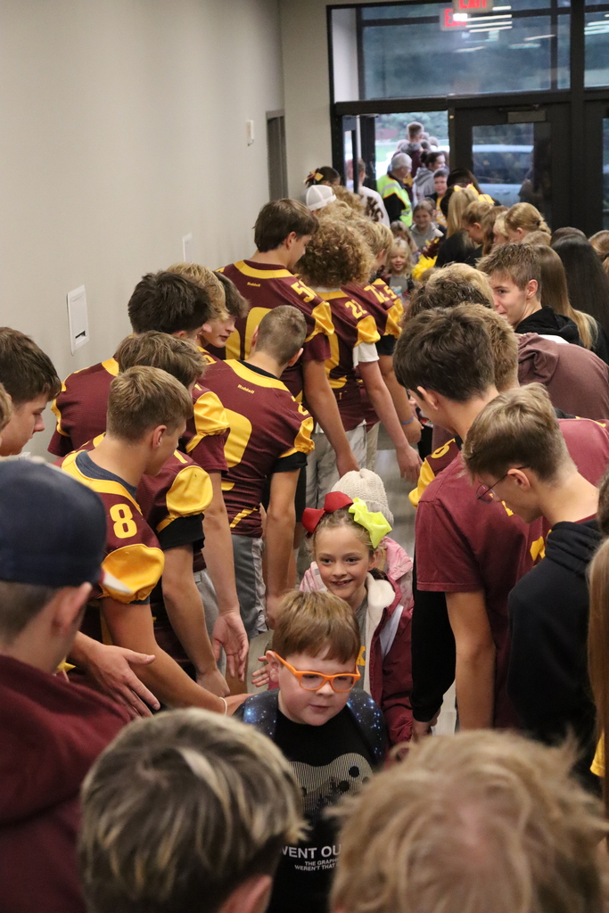 HOCO HIGH FIVE FRIDAY