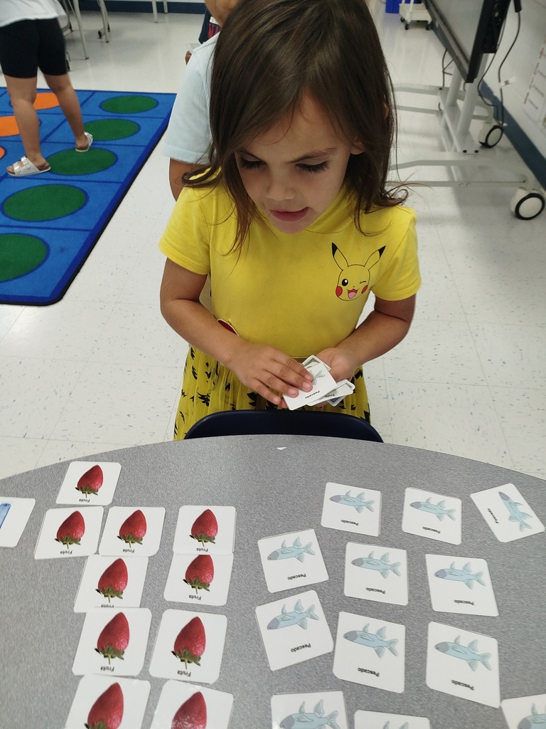 kindergarten shoppers 
