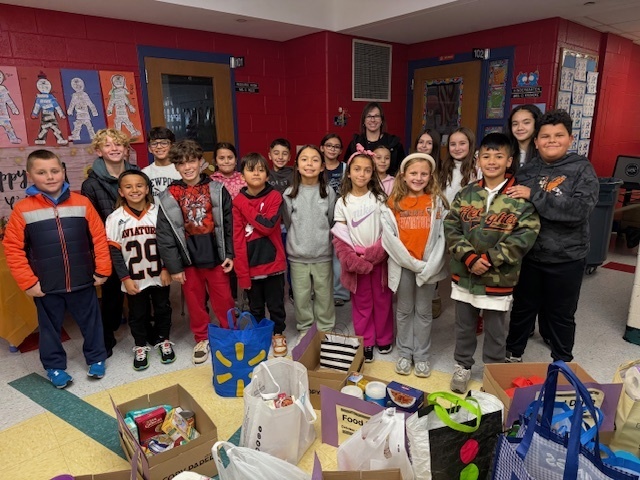 Lincoln School Student Counsel Food Drive
