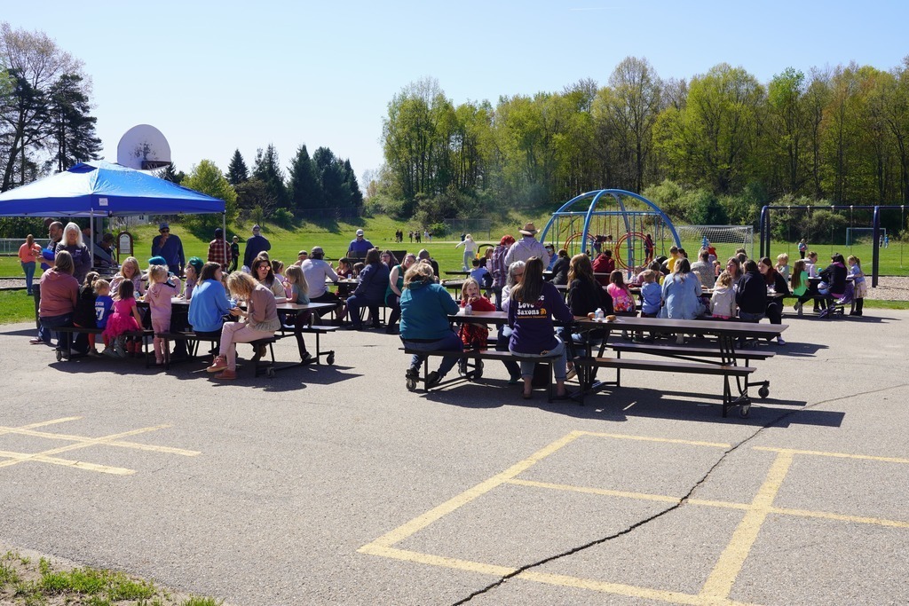Southeastern Elementary spring cookout
