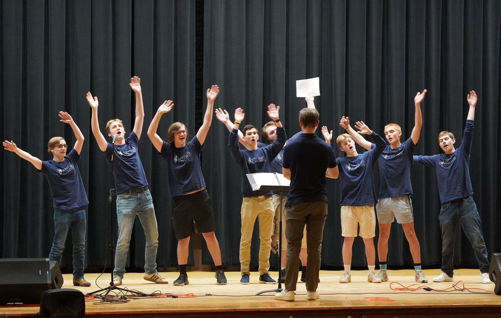 Varsity Singers performing at Central Elementary
