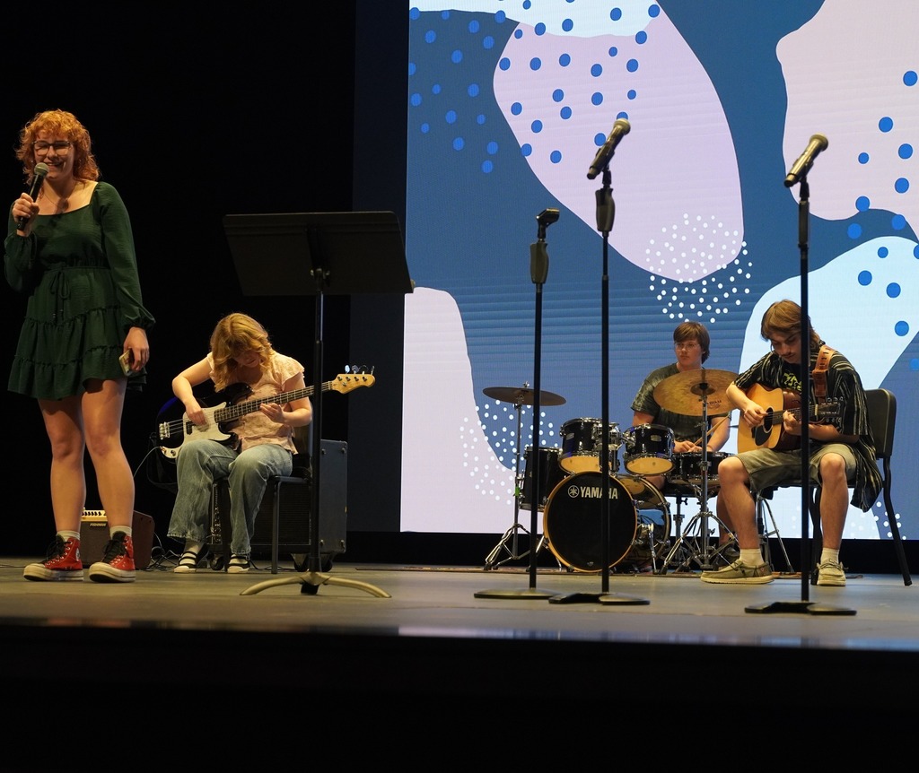 students perform at the Follies concert