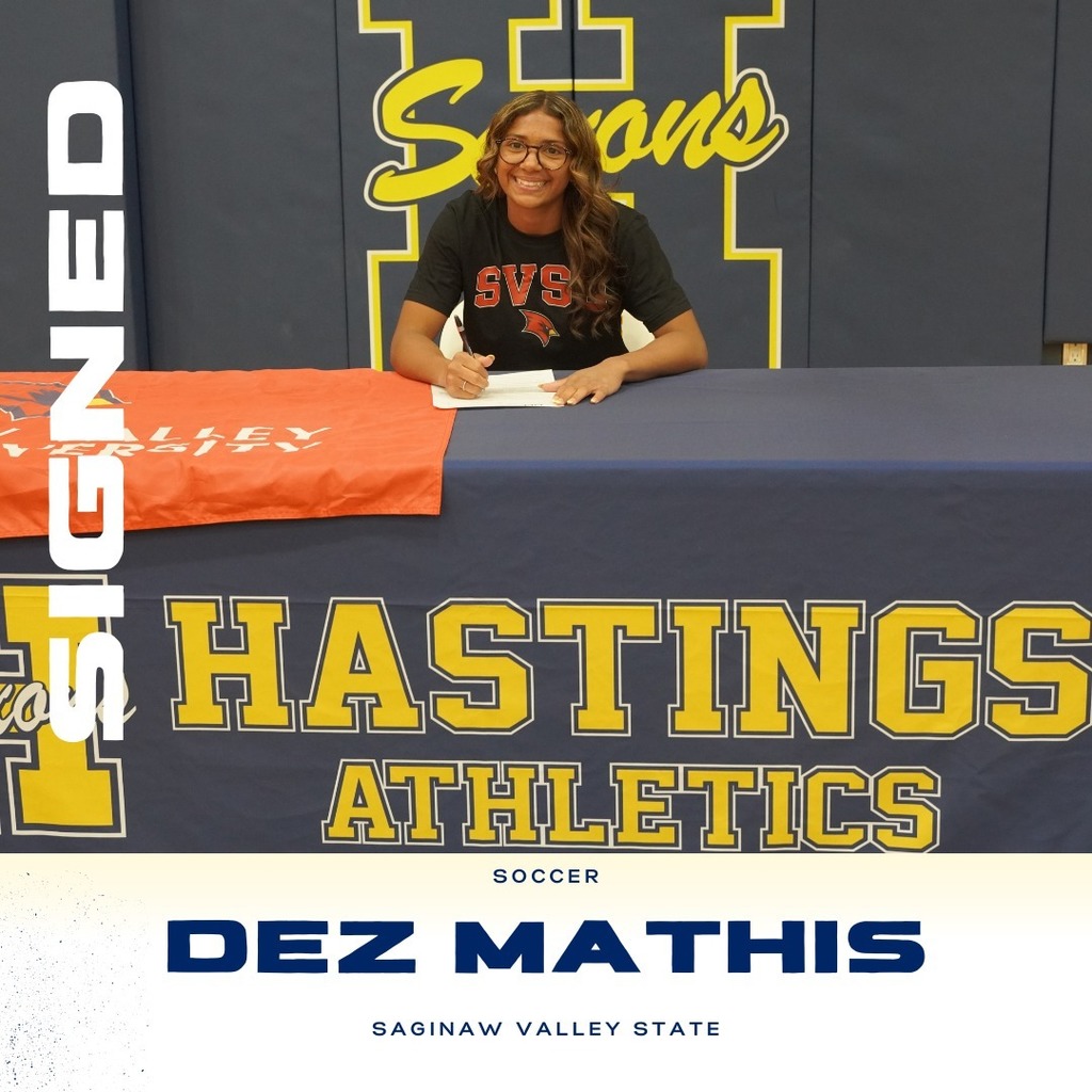 Dez Mathis signing her national letter of intent