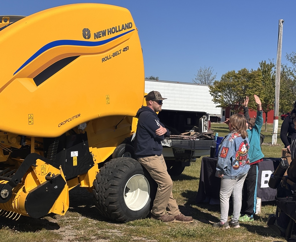 Hastings students  at ag day
