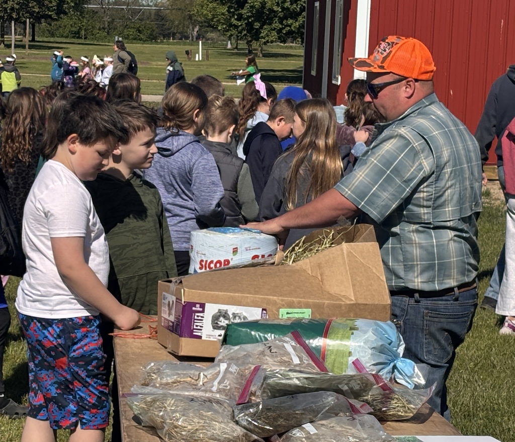 Hastings students  at ag day