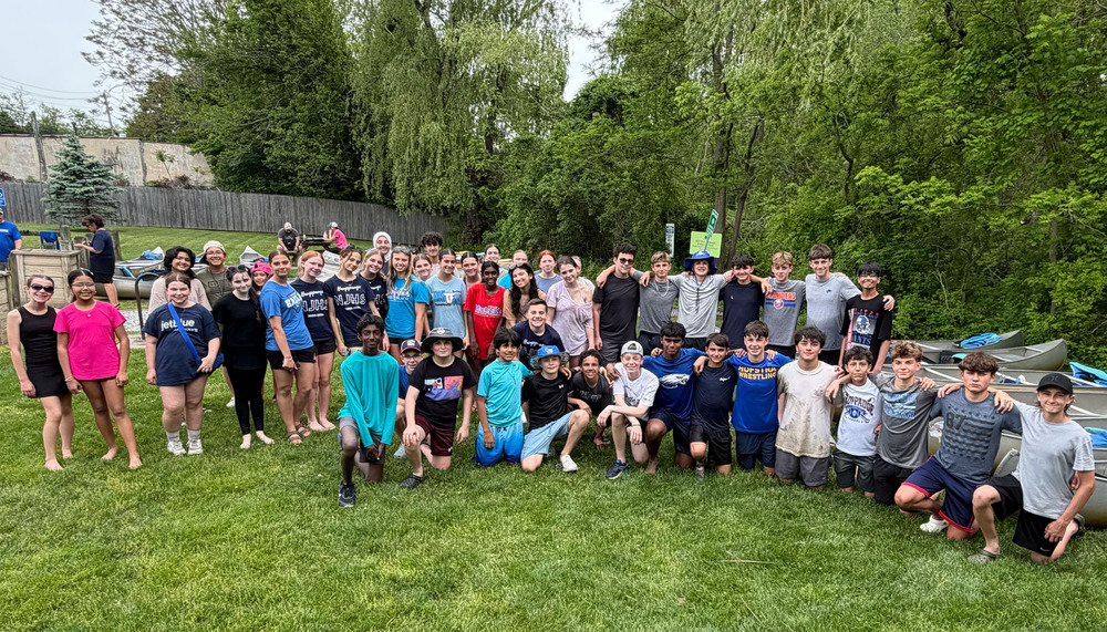 Student Leaders Celebrate Successful Year with Peconic River Canoe Adventure