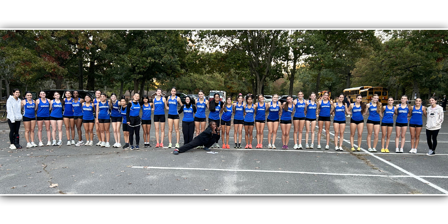 Hauppauge Girls Varsity Cross Country Goes Undefeated and Claims League Championship