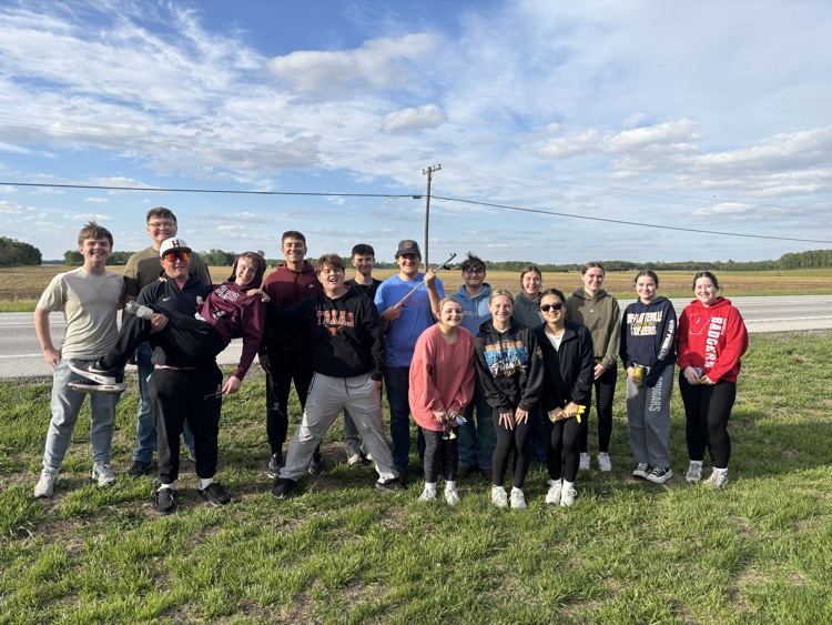 interact club cleaning up the highway 