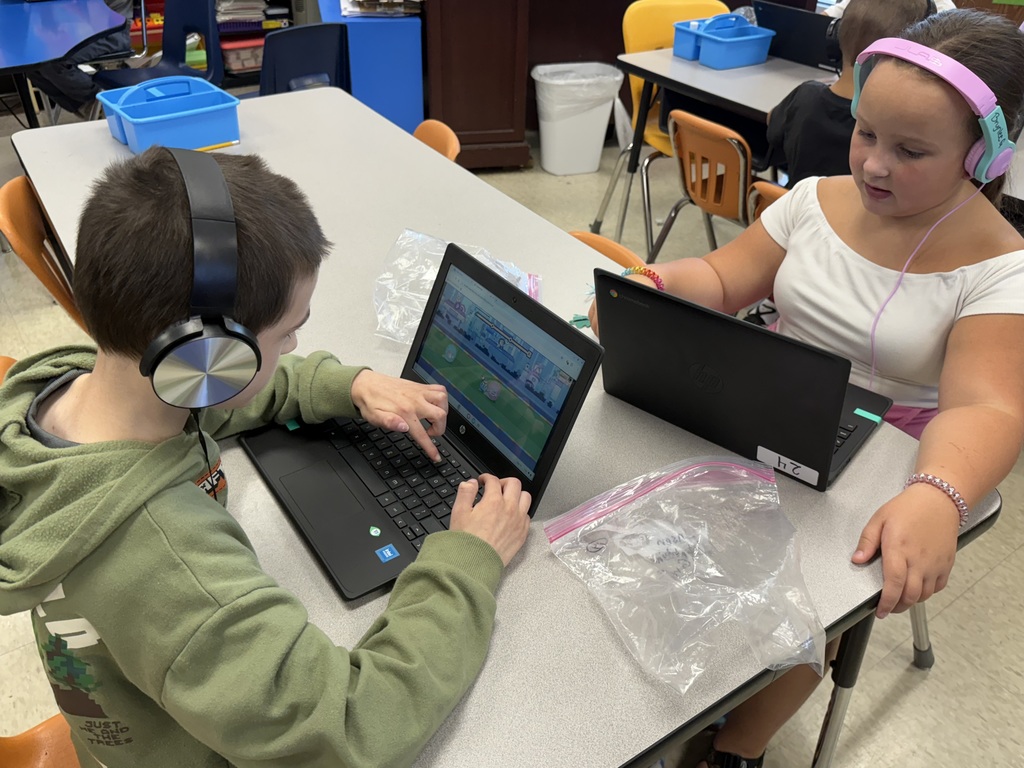 2nd graders doing Reflex Math