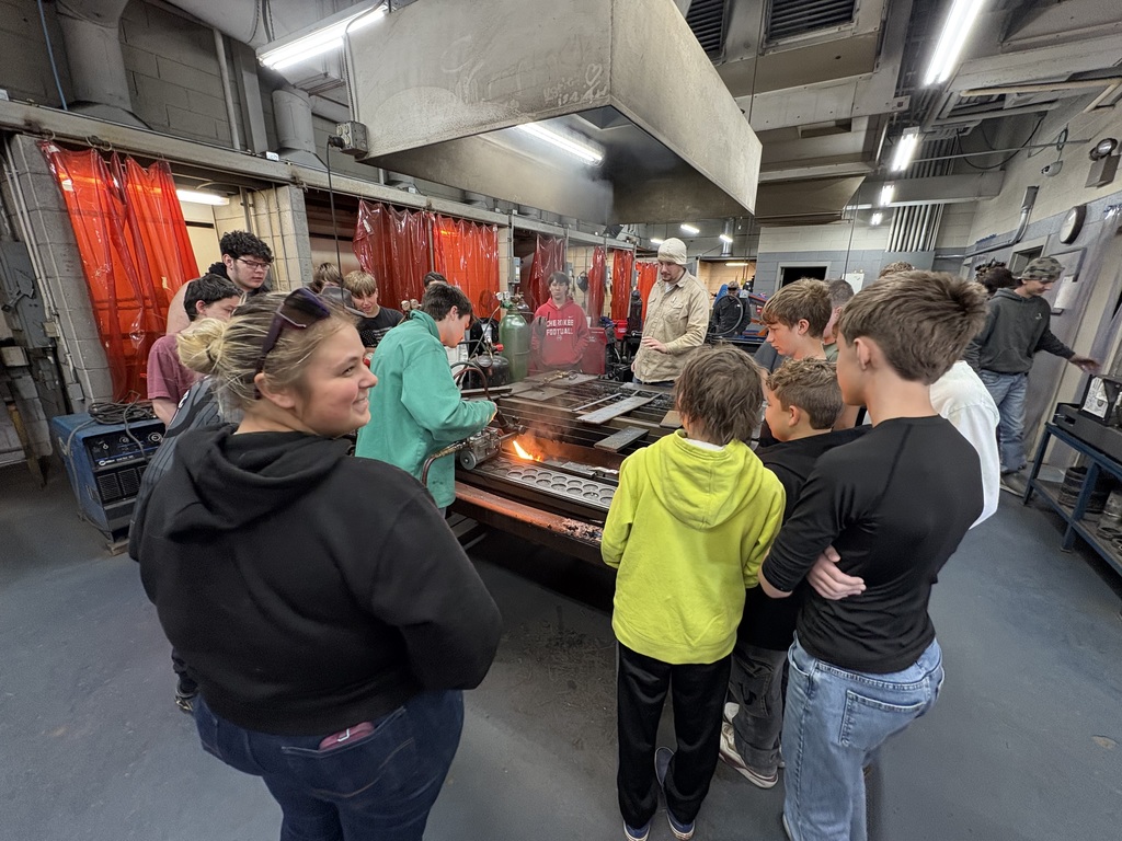 8th Grade Manufacturing Day. TCAT Phipps Bend and Cooper Standard