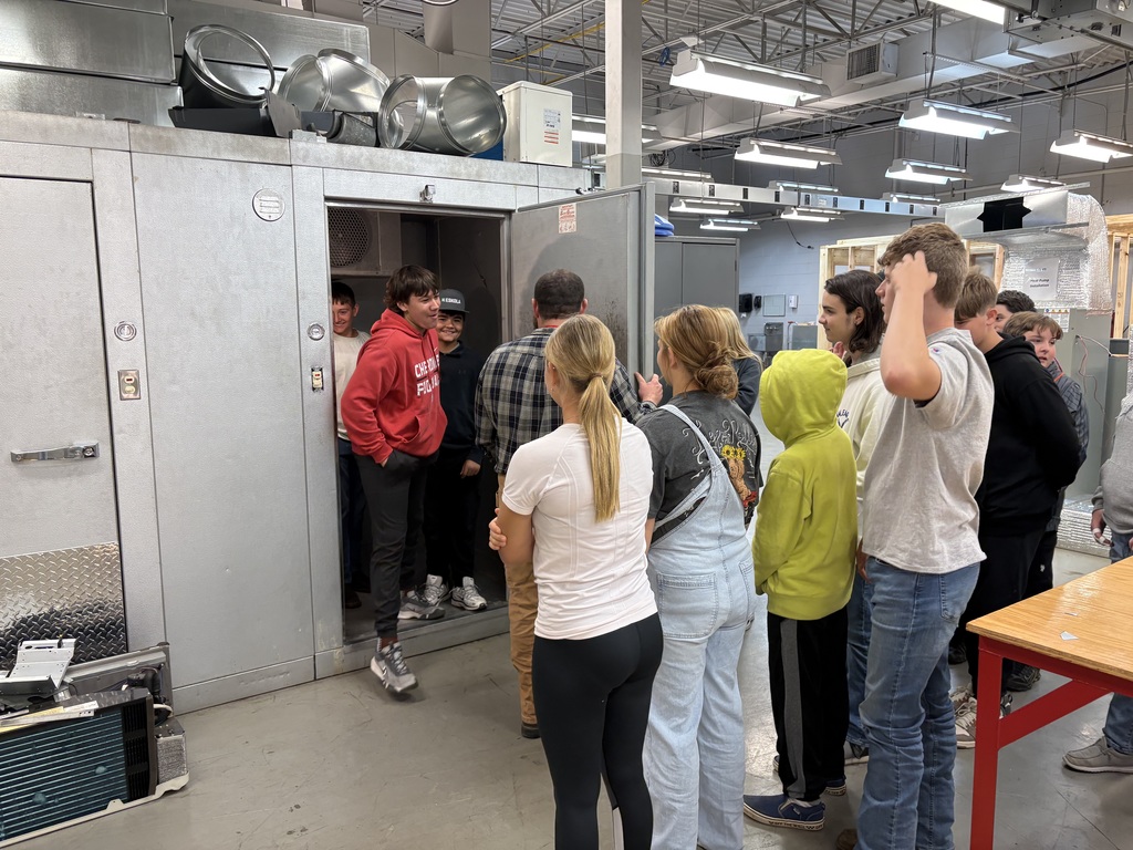 8th Grade Manufacturing Day. TCAT Phipps Bend and Cooper Standard