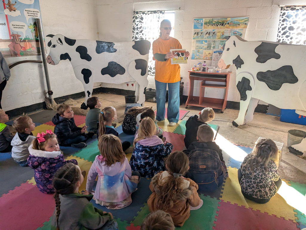 Pre-K field trip to Ballinger Farm.