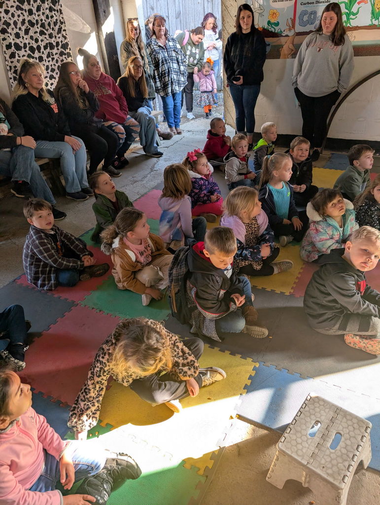 Pre-K field trip to Ballinger Farm.