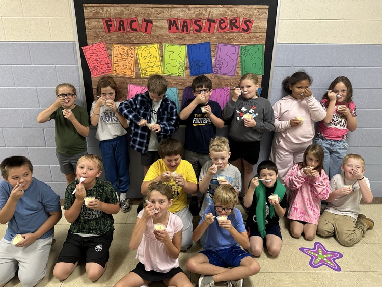 students eating ice cream prize 