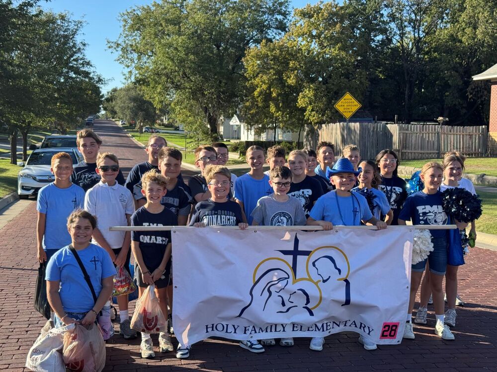 Holy Family Elementary Catholic School 5th Grade TMP Homecoming Parade Future Monarchs