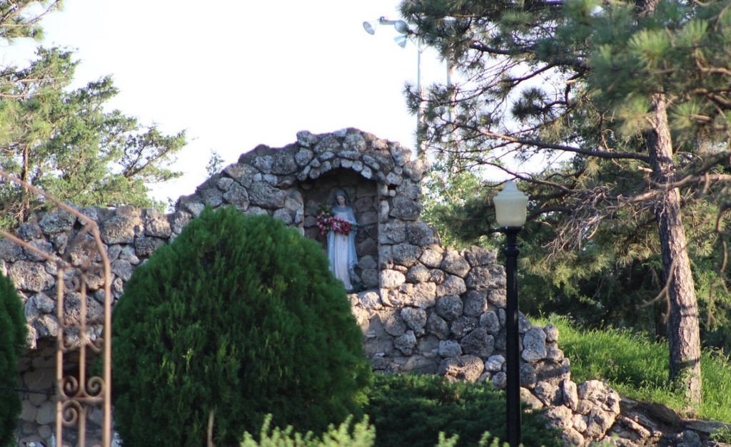 TMP-M grotto image with Mary statue in center