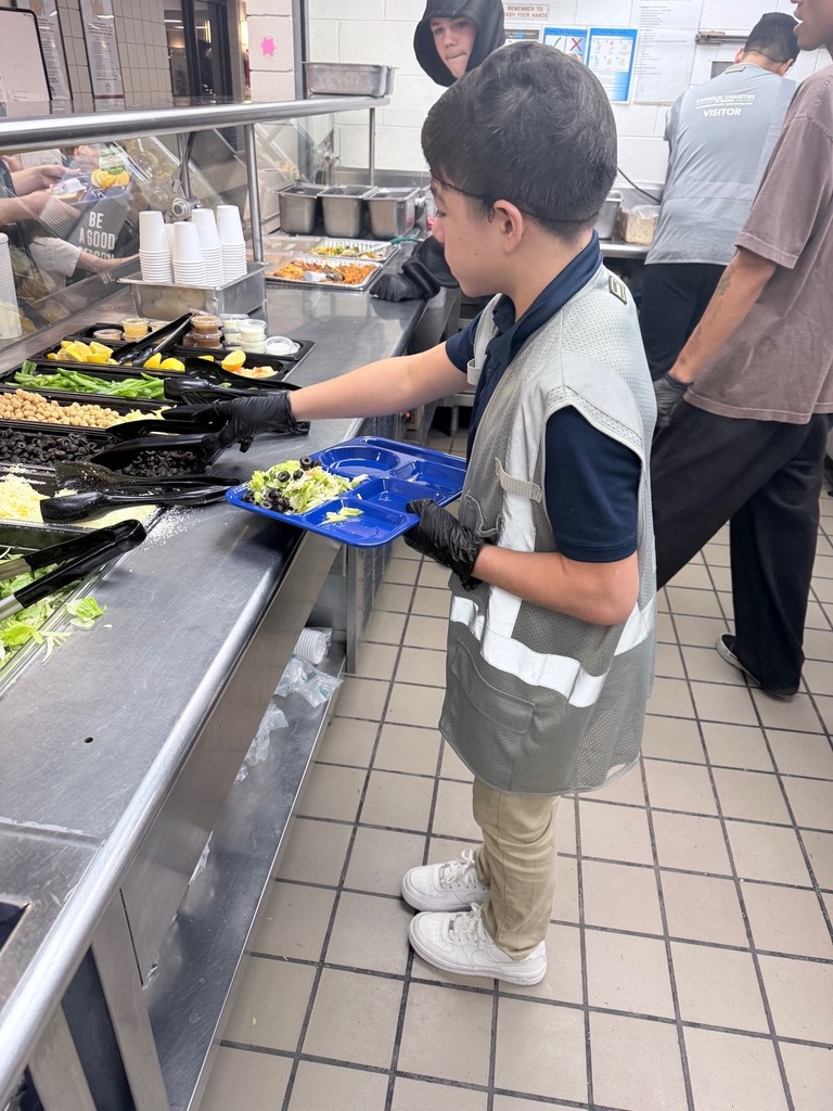 TMP-M students serve food at the Samaritan House shelter in Denver