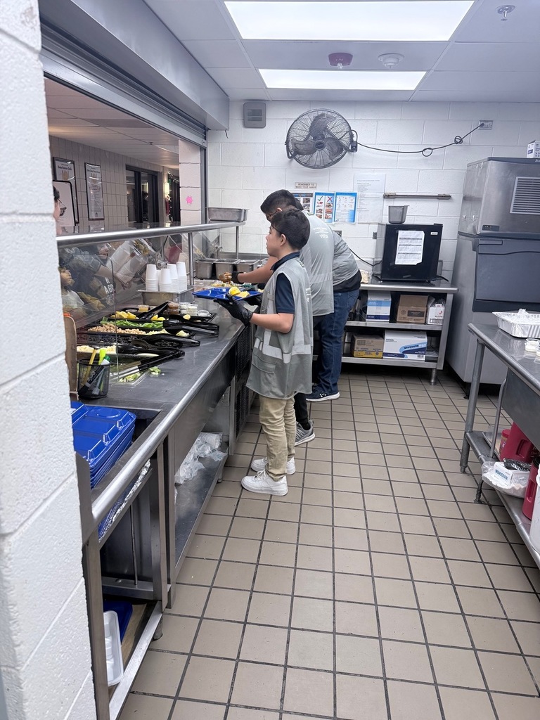 TMP-M students serve food at the Samaritan House shelter in Denver