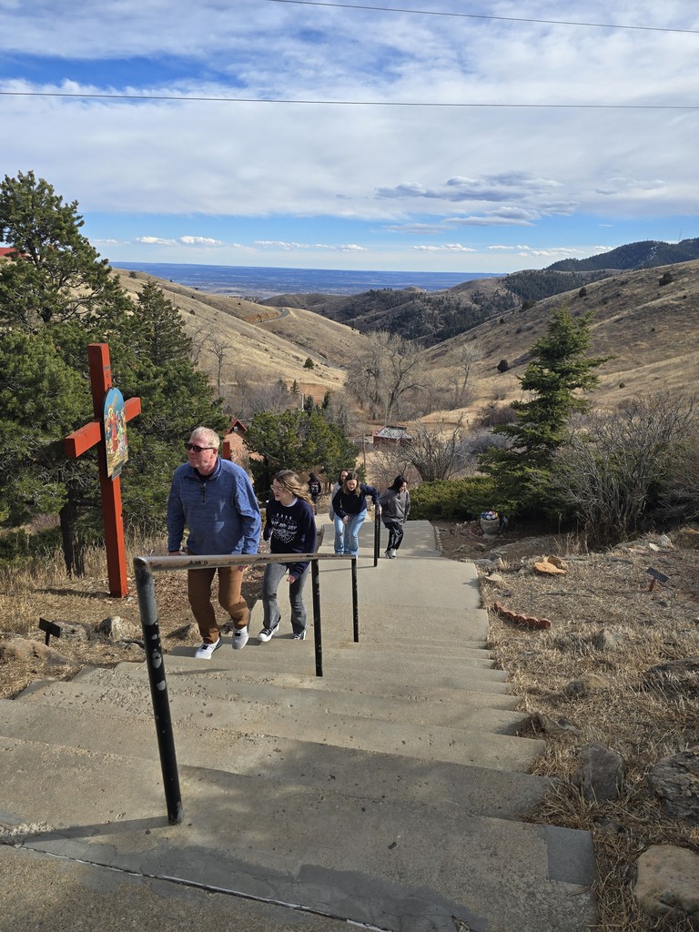 People ascending the Mother Cabrini Shrine trail