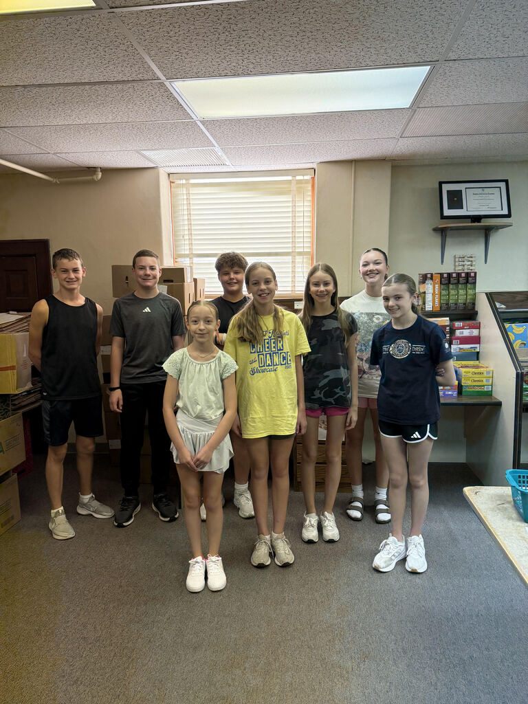 JH StuCo volunteers working at St. Joseph's Food Pantry