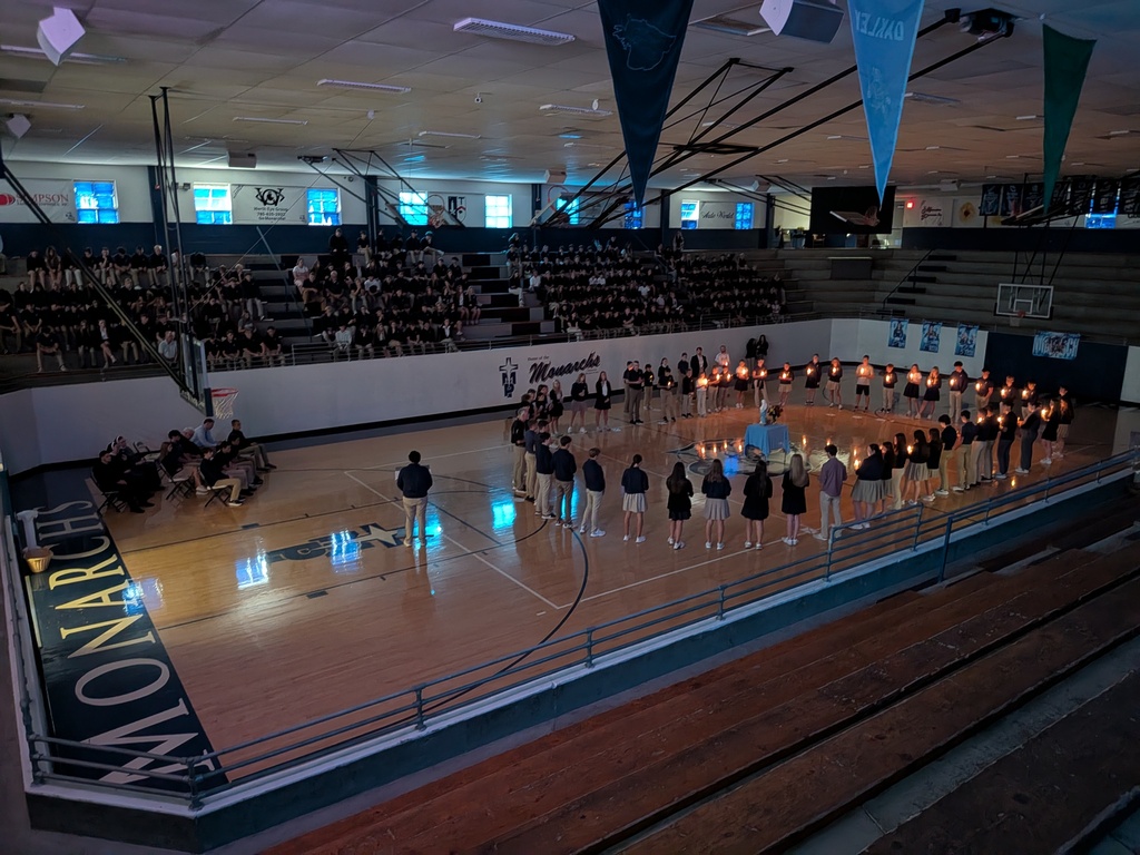 Students form a living rosary at TMP-Marian