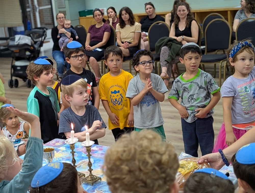 kindergarten celebrates Shabbat