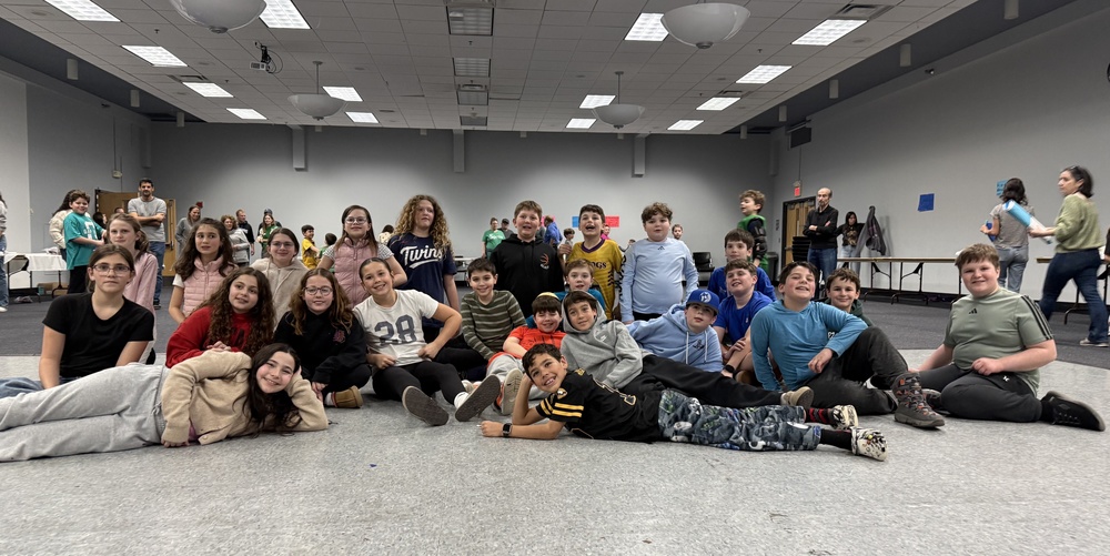 fifth grade class at Mitzvah Fair
