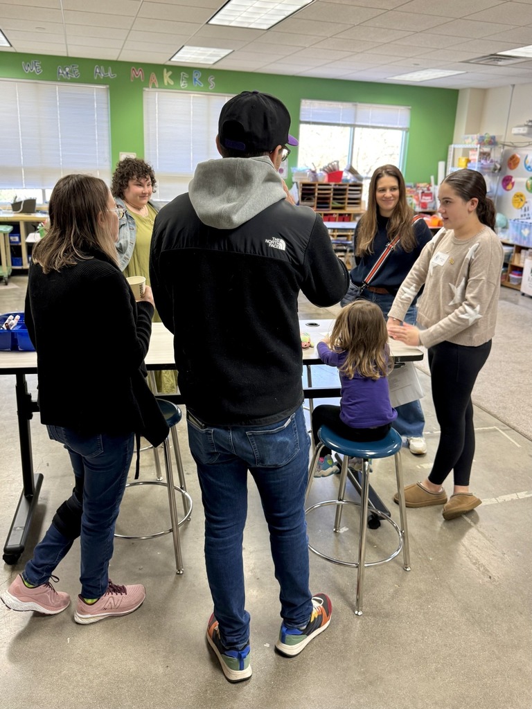 middle school tells prospective family about STEAM in Makerspace