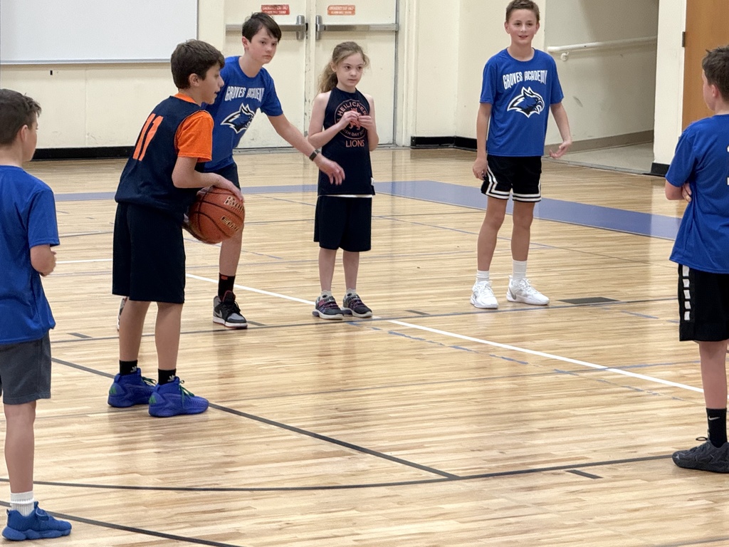 player prepares to take free throw